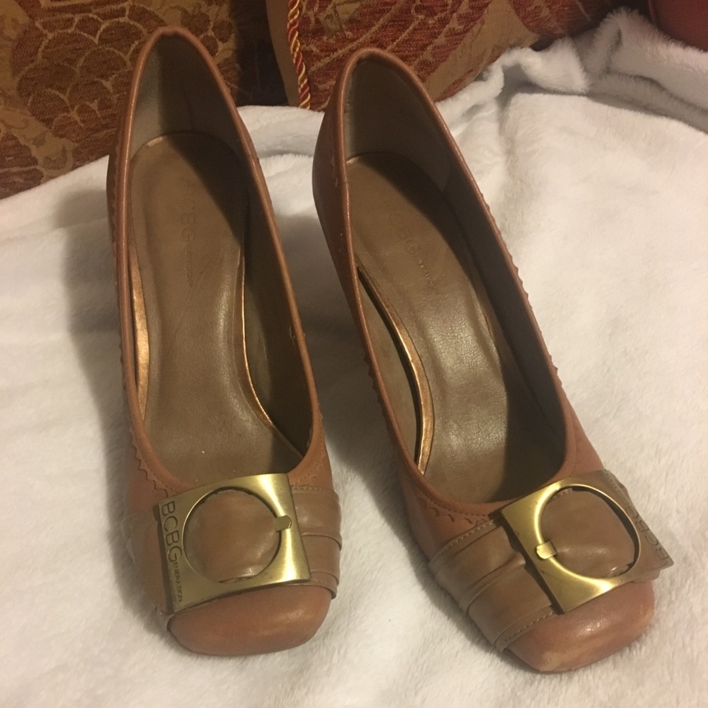 4 FOR $15 or 8 FOR $ 25 BCBG brown shoes